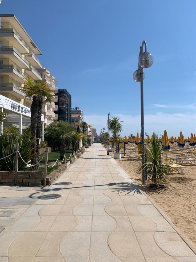 Jesolo Design Apartments - New 2025 - Central Near The Beach 외부 사진