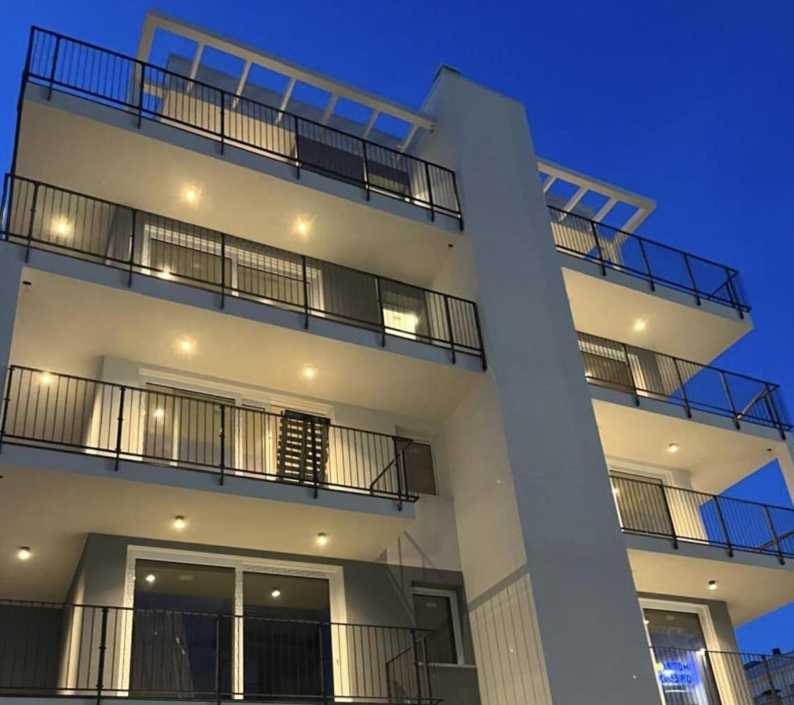 Jesolo Design Apartments - New 2025 - Central Near The Beach 외부 사진